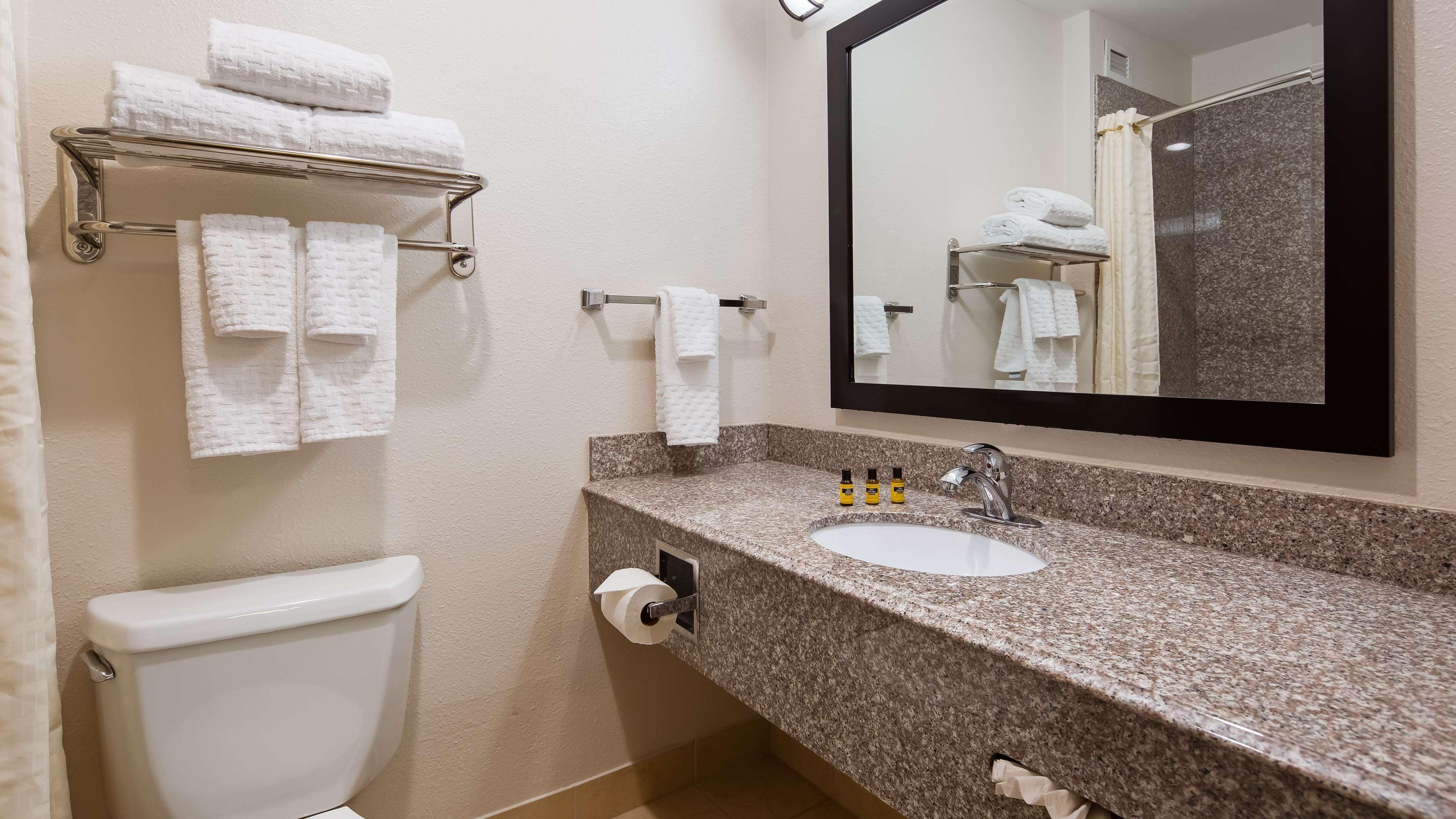 Best Western Plus Kansas City Airport - Kci East Exterior photo
