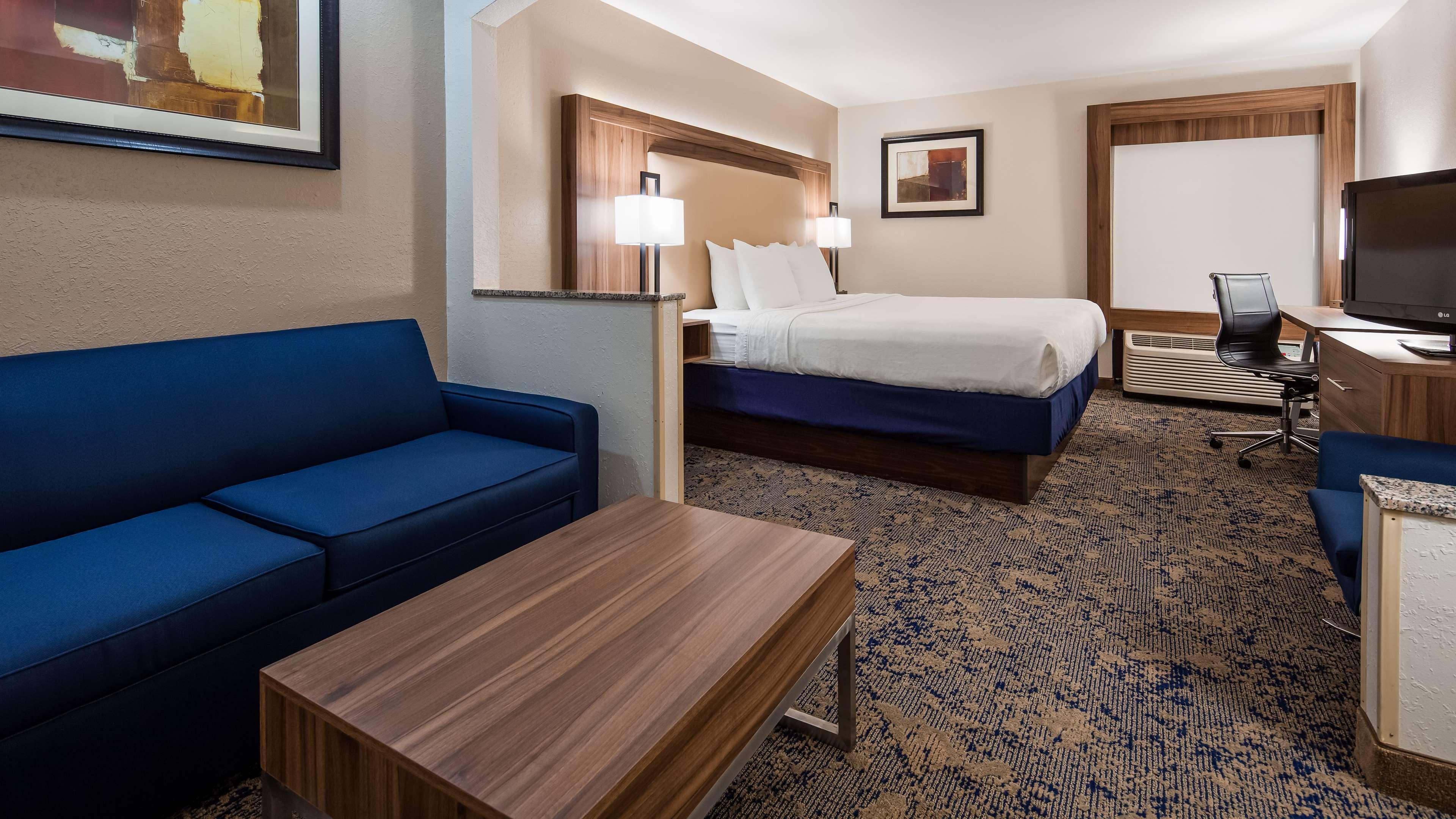 Best Western Plus Kansas City Airport - Kci East Exterior photo