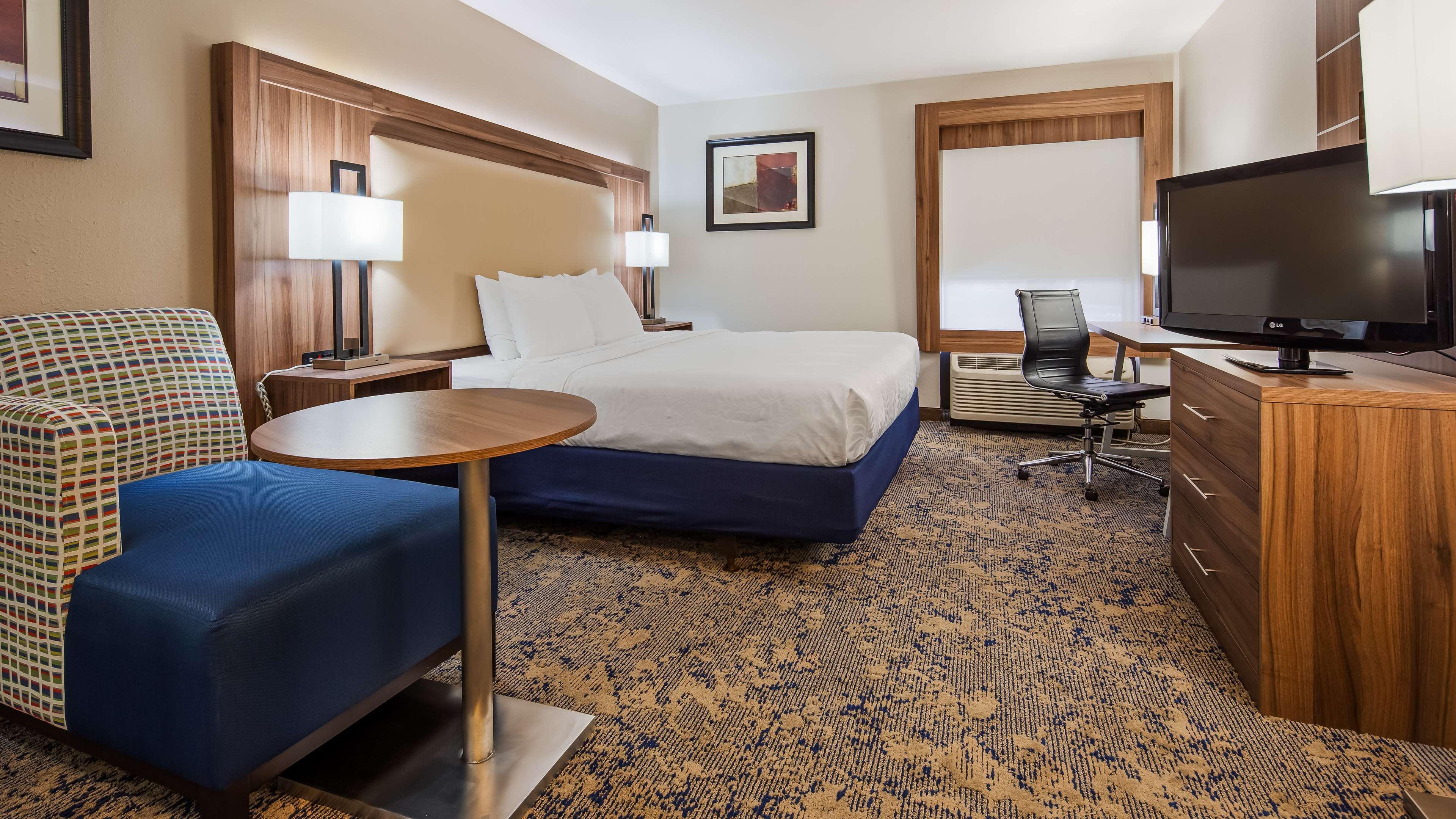 Best Western Plus Kansas City Airport - Kci East Exterior photo