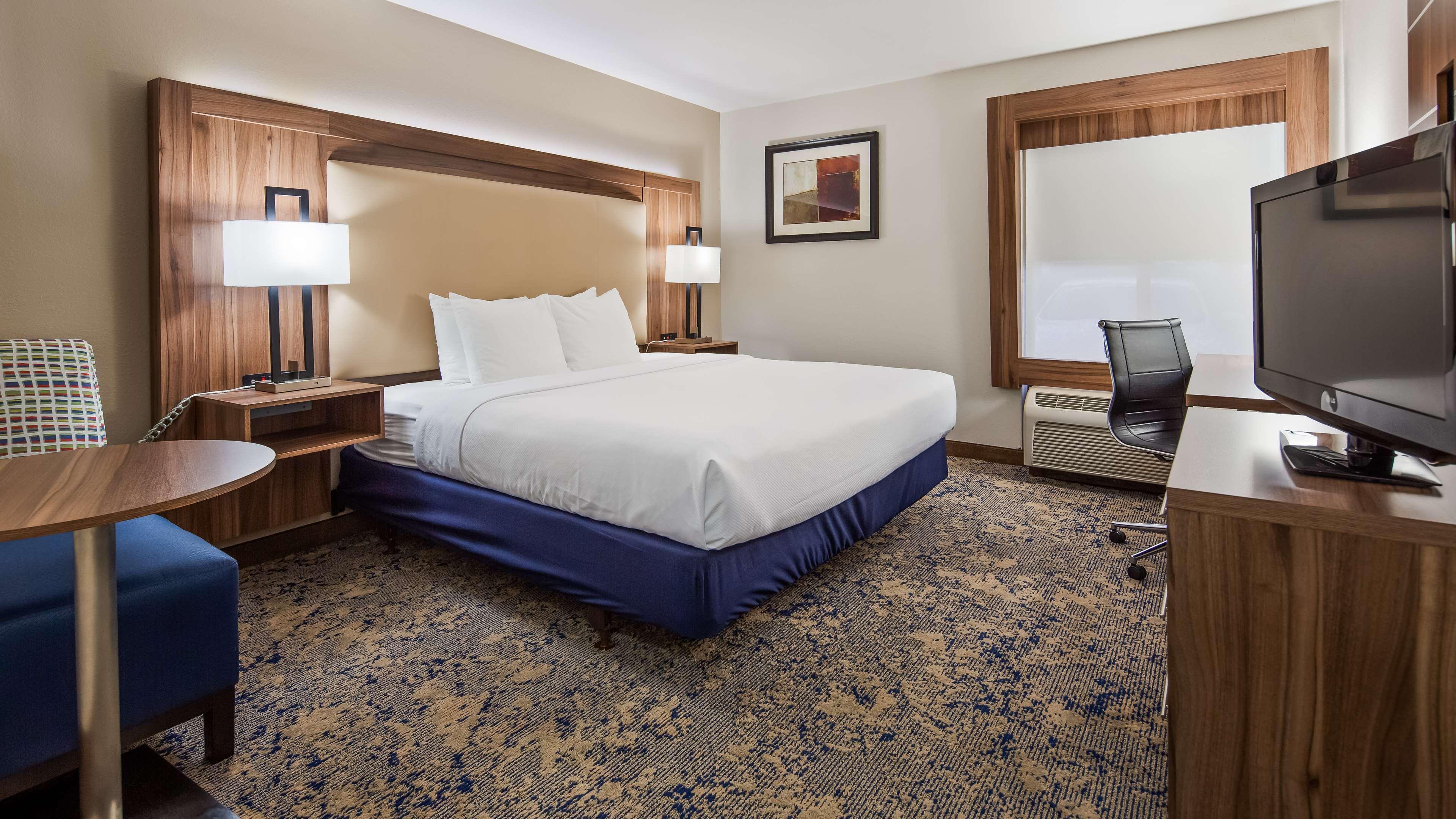 Best Western Plus Kansas City Airport - Kci East Exterior photo
