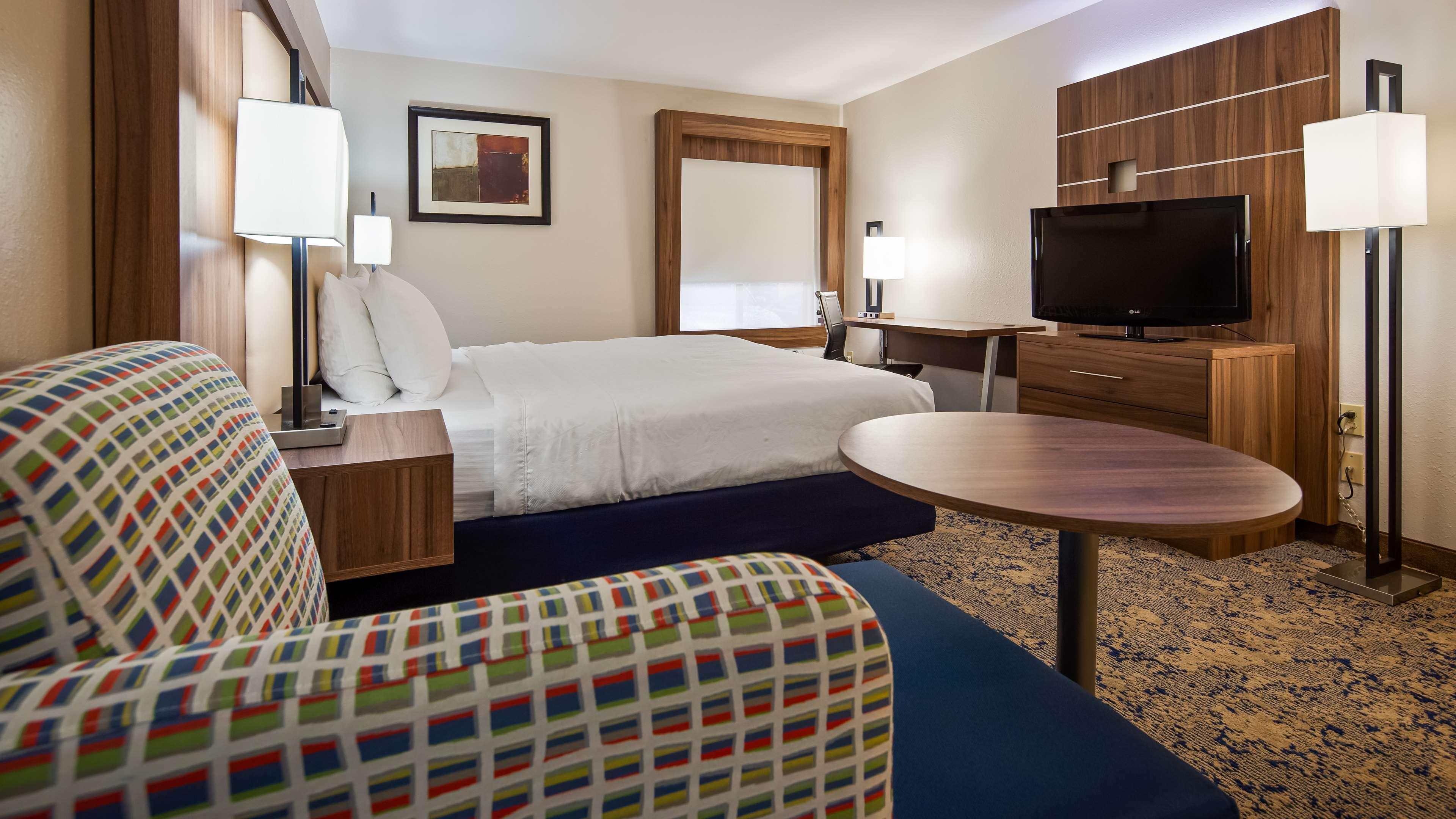 Best Western Plus Kansas City Airport - Kci East Exterior photo