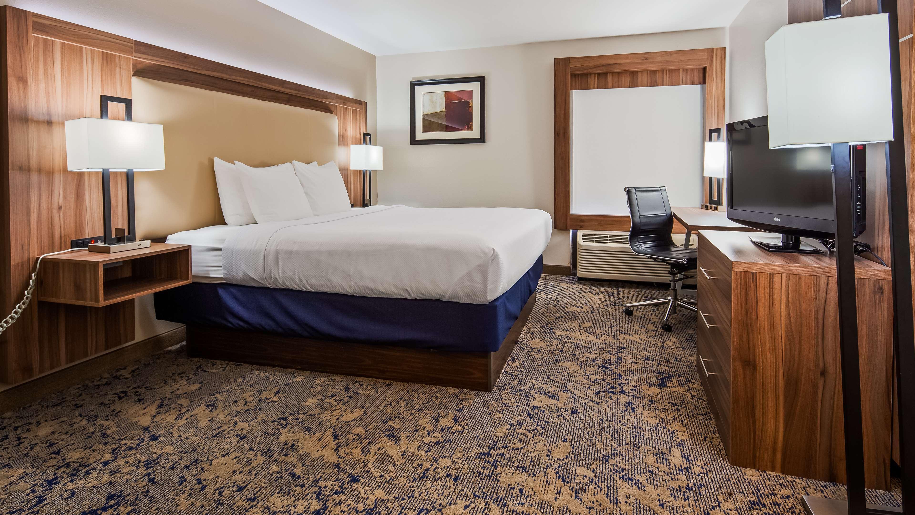 Best Western Plus Kansas City Airport - Kci East Exterior photo