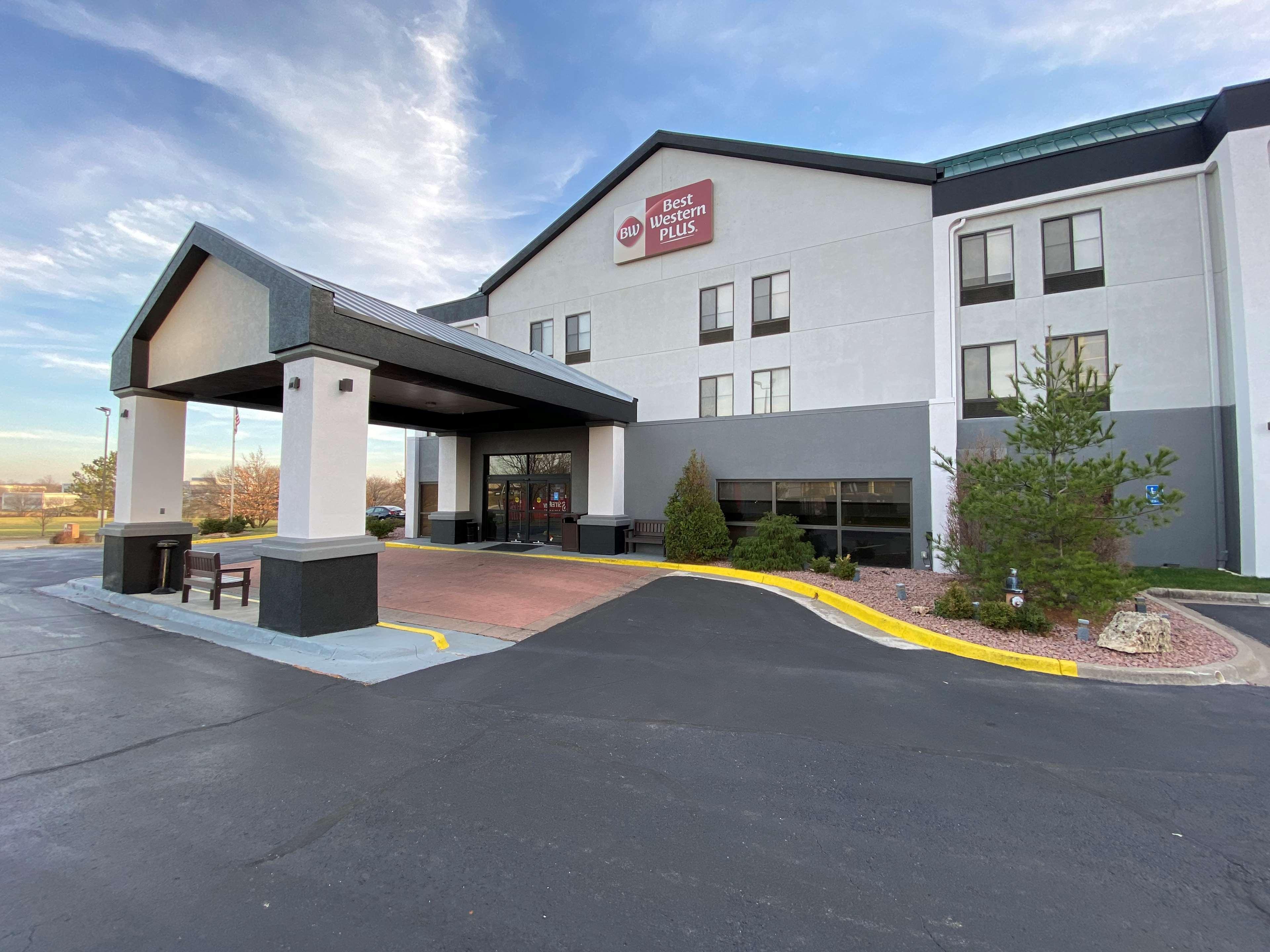 Best Western Plus Kansas City Airport - Kci East Exterior photo
