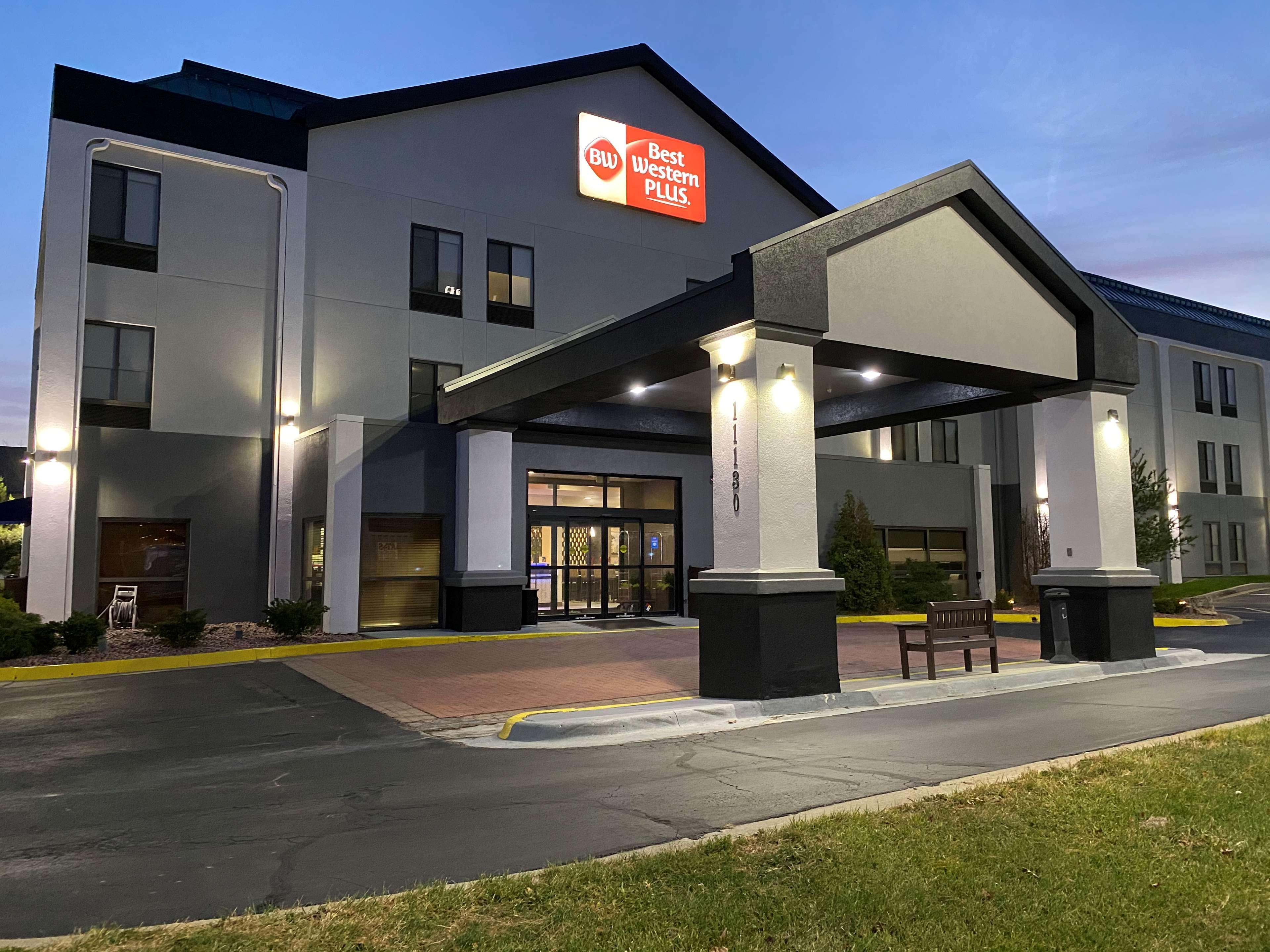 Best Western Plus Kansas City Airport - Kci East Exterior photo