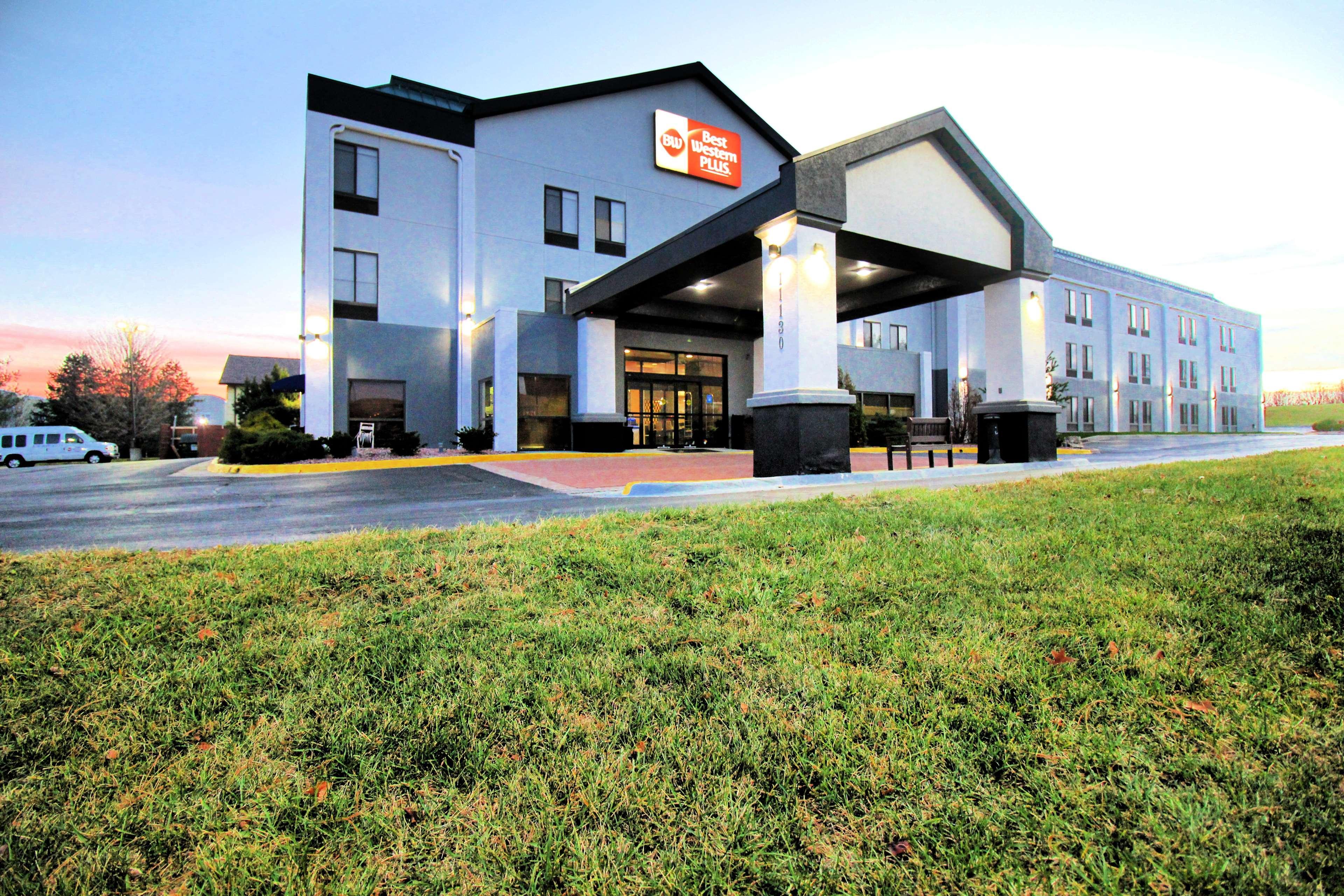 Best Western Plus Kansas City Airport - Kci East Exterior photo