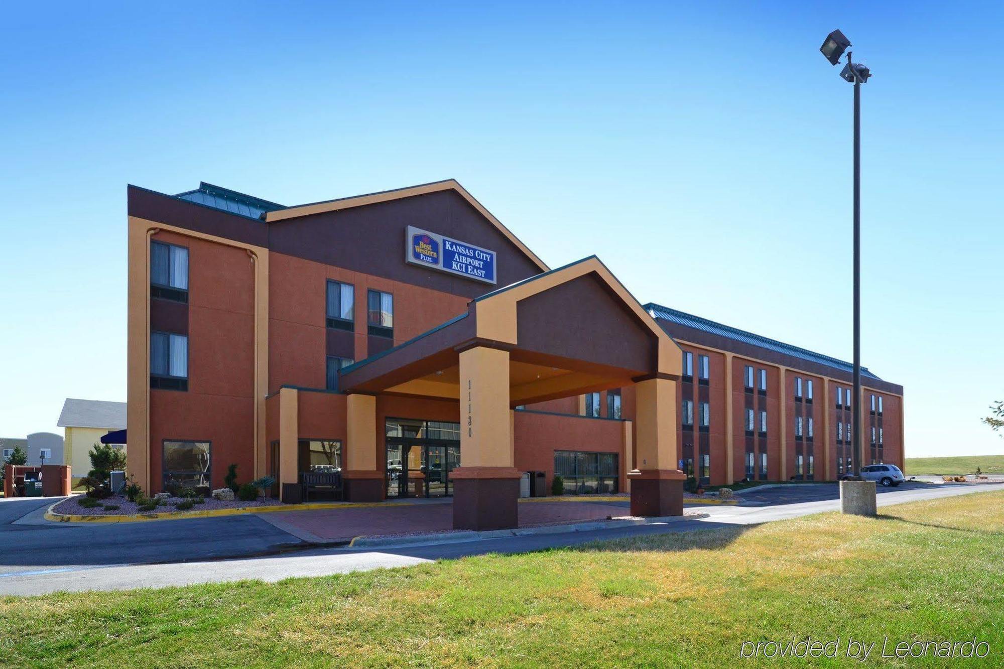 Best Western Plus Kansas City Airport - Kci East Exterior photo