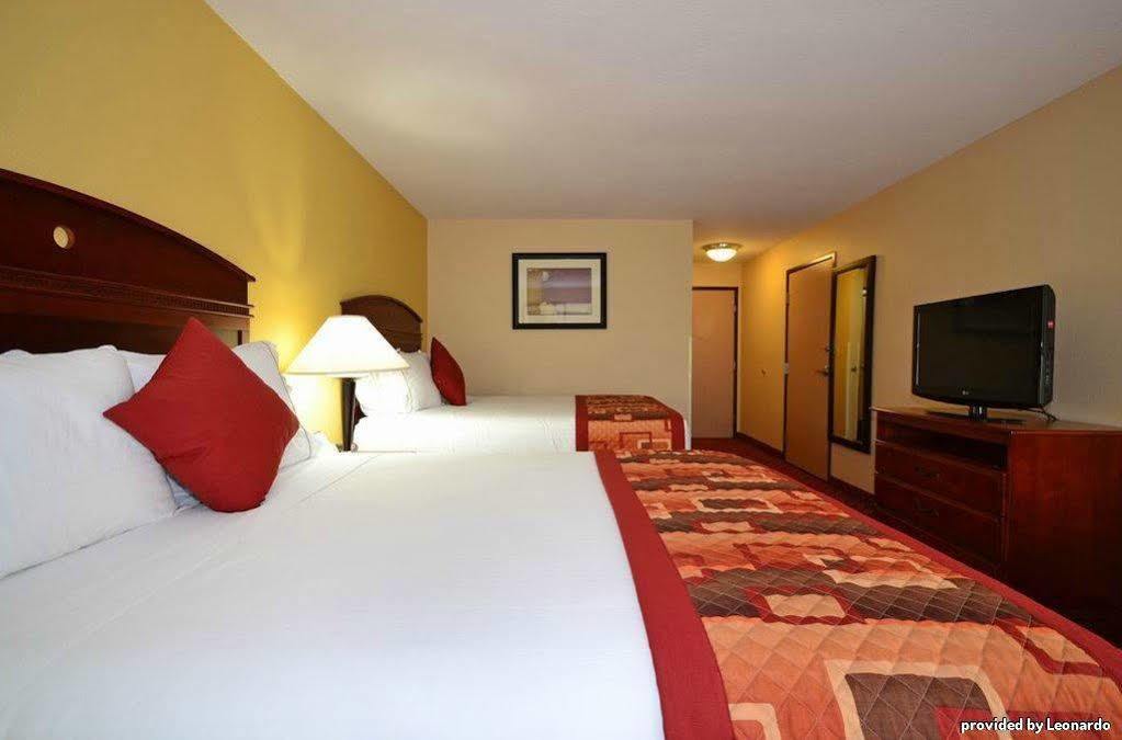 Best Western Plus Kansas City Airport - Kci East Exterior photo