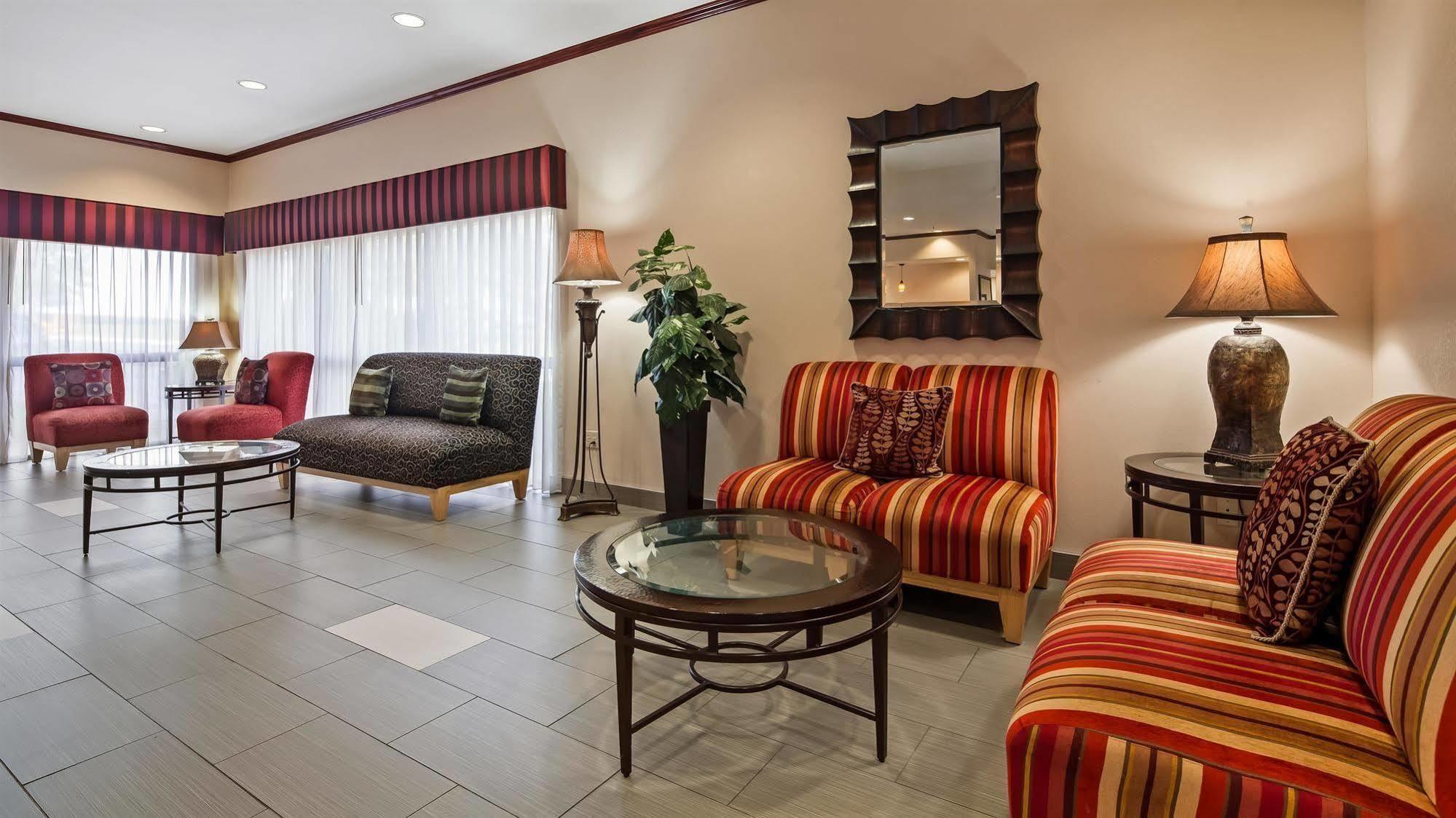 Best Western Plus Kansas City Airport - Kci East Exterior photo