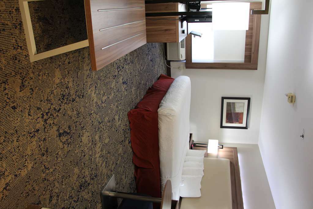 Best Western Plus Kansas City Airport - Kci East Room photo